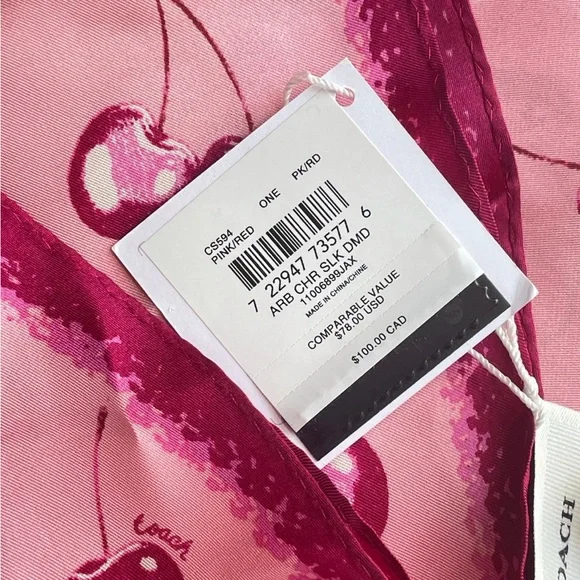 NWT！COACH Airbrushed Cherry Print Silk Diamond Scarf（COACH CS594）fast shipping - Picture 4 of 4